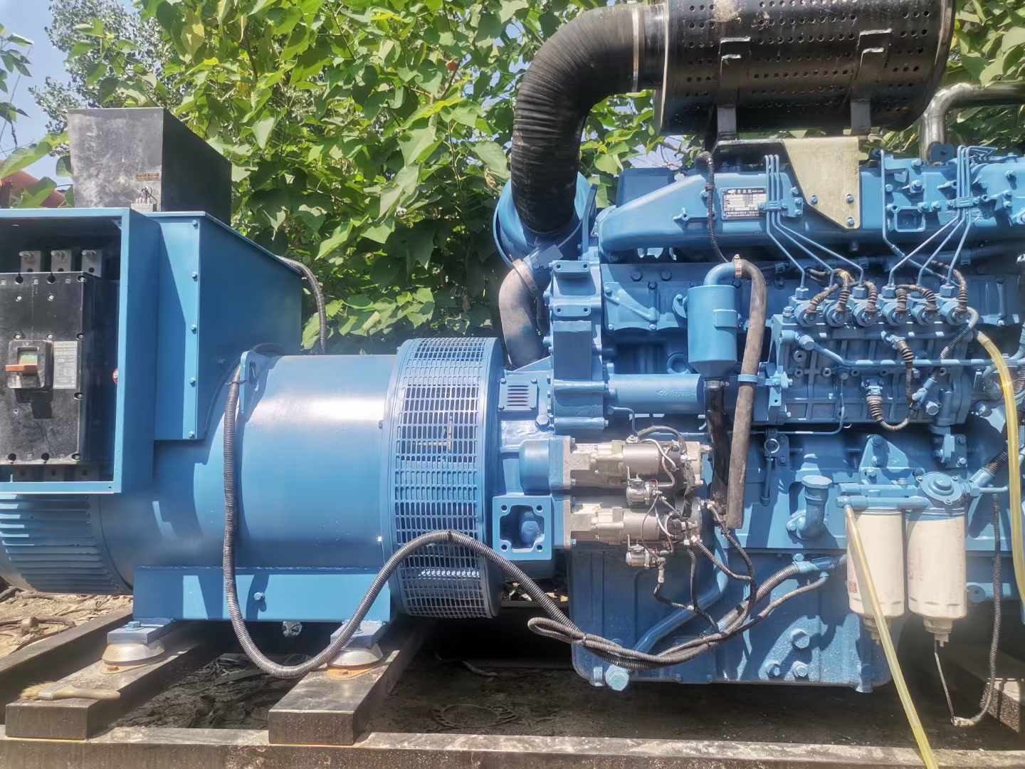 永安坝街道详细说明降低 800kW 柴油发电机输出电流波动的方法