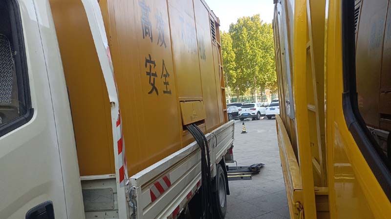 永安坝街道如何判断柴油发电机组和UPS电源的切换时间是否符合要求？